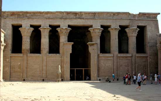 Temple of Horus at Edfu, Egypt.....معبد حورس بادفو Picture 023001